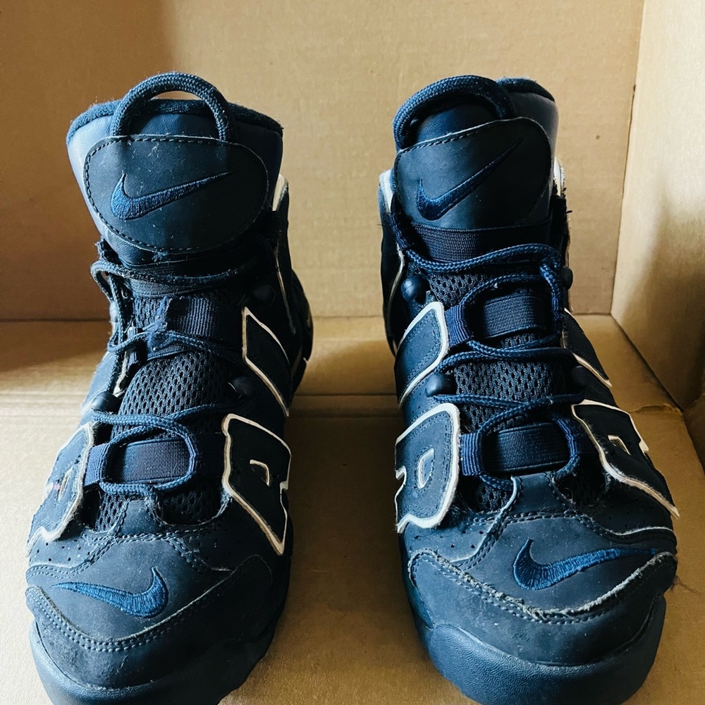 NIKE AIR MORE UPTEMPO GS NAVY MIDNIGHT BLUE WHITE (SIZE 6.5 Y = WMS SIZE 8)